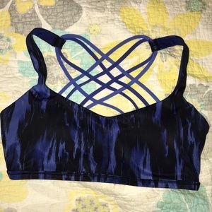 Lululemon free to be bra
